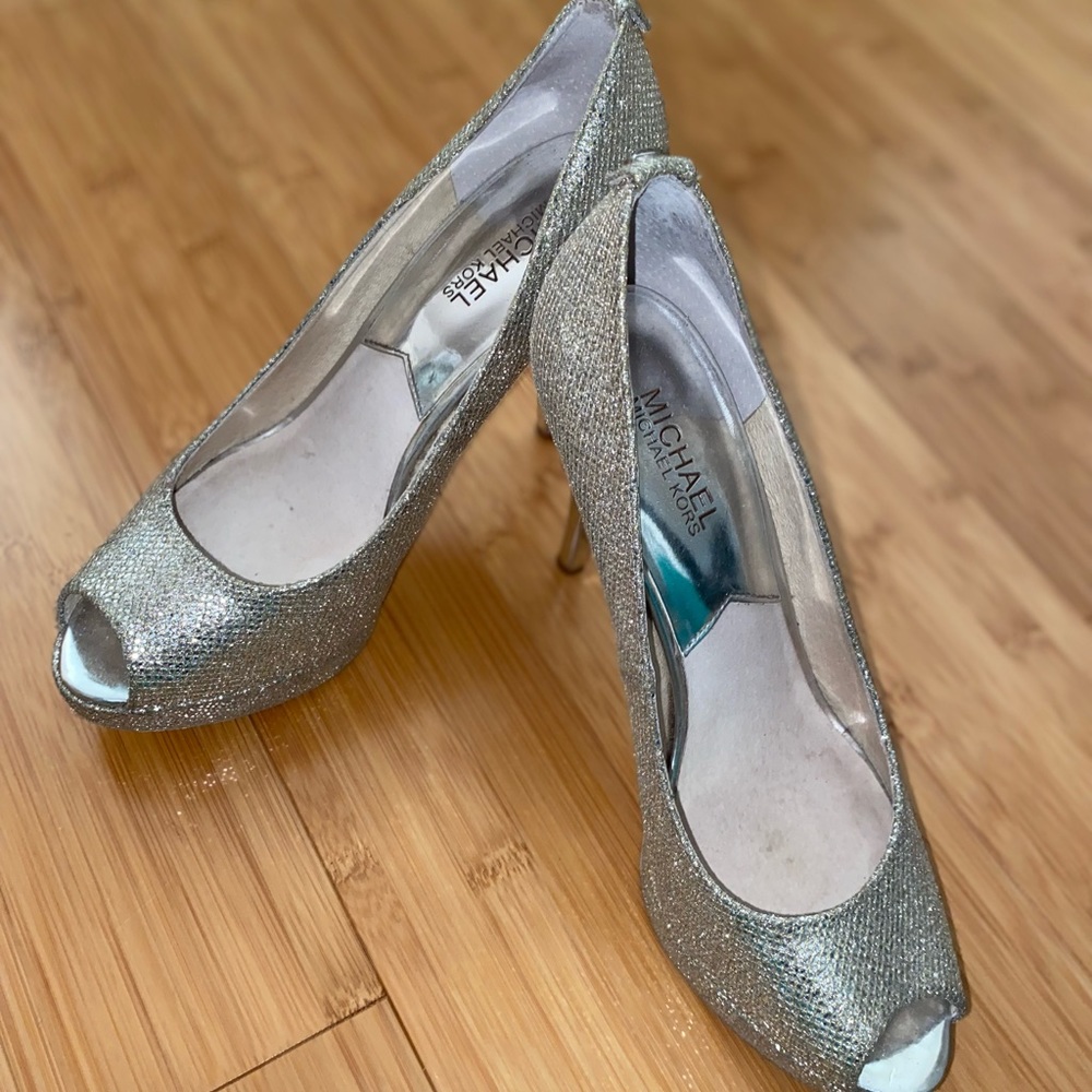 Michael Kors Silver Glitter Pumps